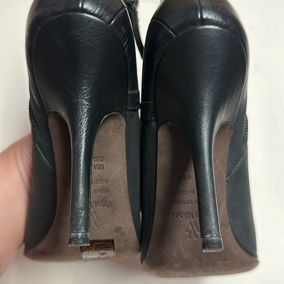 Vera Wang Leather Stiletto Heels - Picture 13 of 15